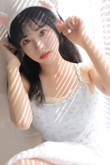 金梅瓶2