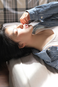 年轻的母亲